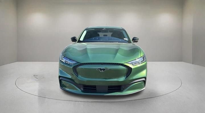 Used 2025 Green Ford Select image 2