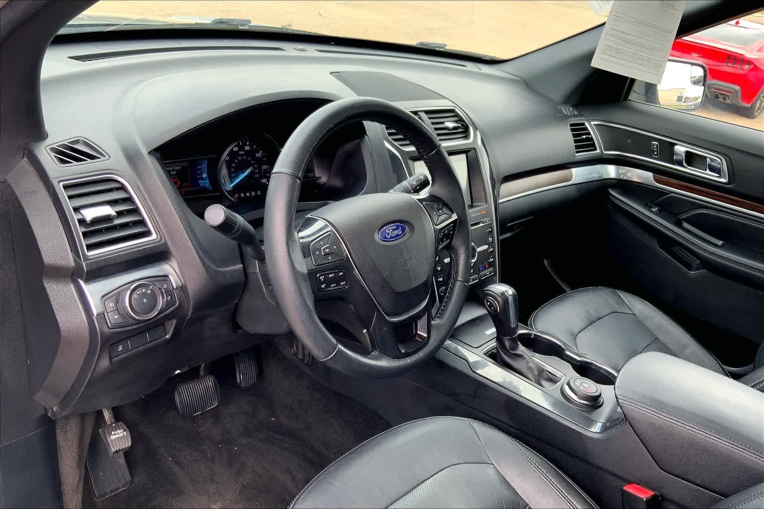 Used 2018 Blue Metallic Ford Limited image 18