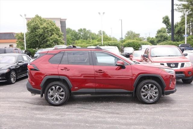 Certified Used 2025 RUBY FLARE PEARL* Toyota  image 5