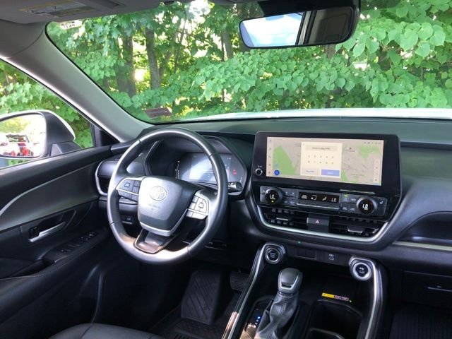 Used 2025 Beige Toyota XLE image 15