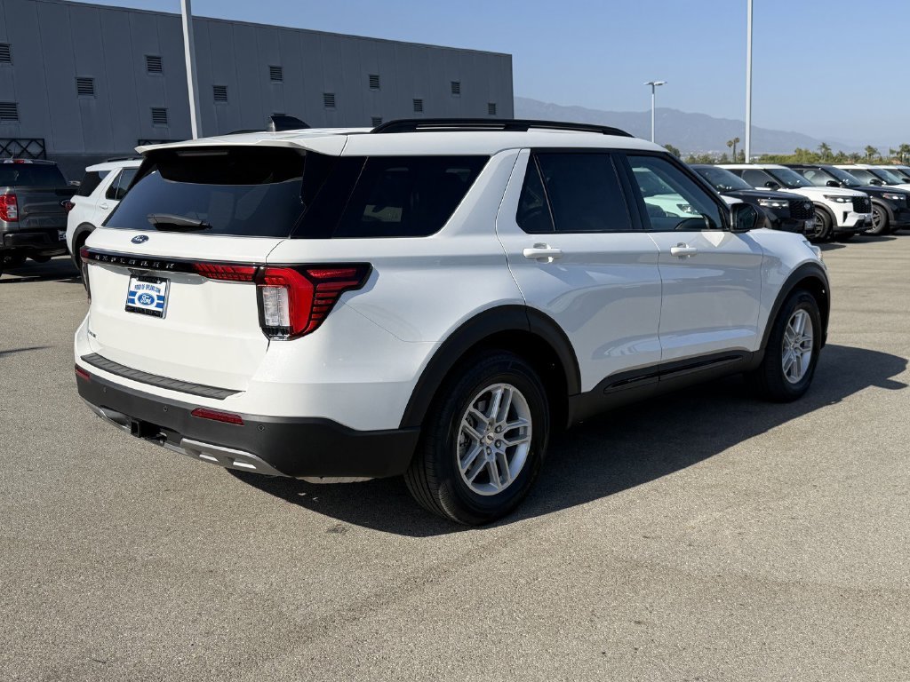 New 2026 Star White Metallic Tri-Coat Ford Active image 8