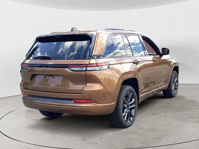 New 2026 Copper Shino Metallic Clearcoat Jeep LIMITED RESERVE 4X4 image 6