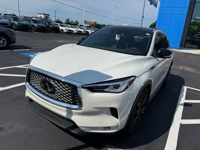 Used 2021 Majestic White INFINITI LUXE image 4