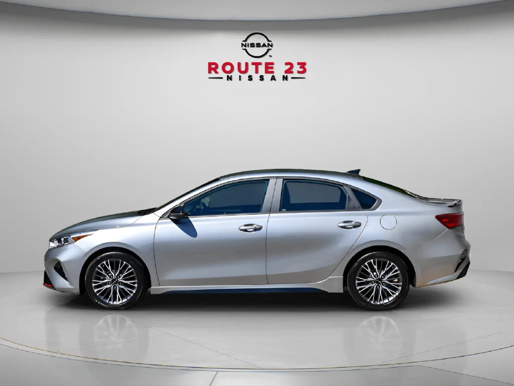 Used 2022 Gray Kia GT-Line image 4