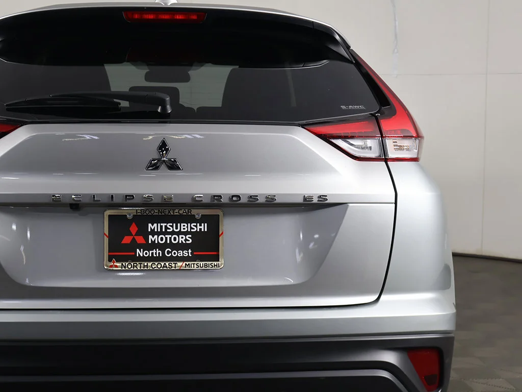 Used 2024 Silver Mitsubishi ES image 14