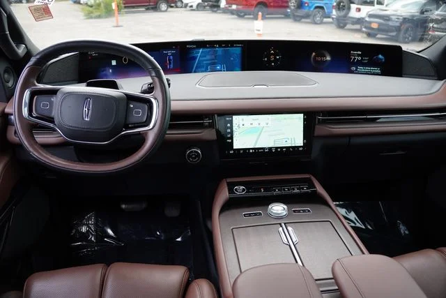 Used 2025 Blue Lincoln Reserve image 22