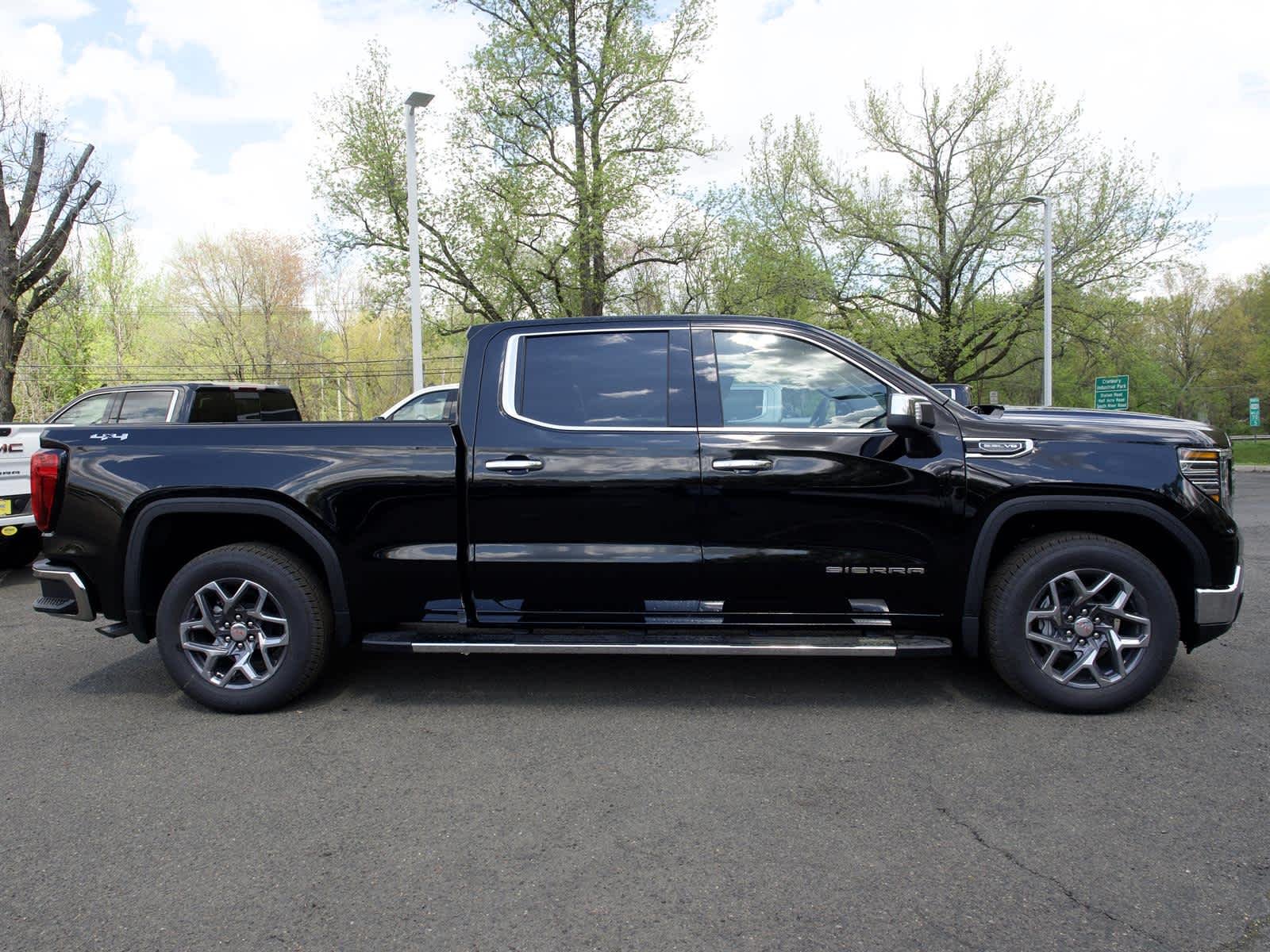 New 2026 Onyx Black GMC SLT image 5