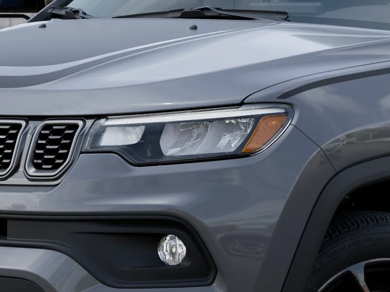 New 2026 Sting-Gray Clear-Coat Exterior Paint Jeep Latitude image 6