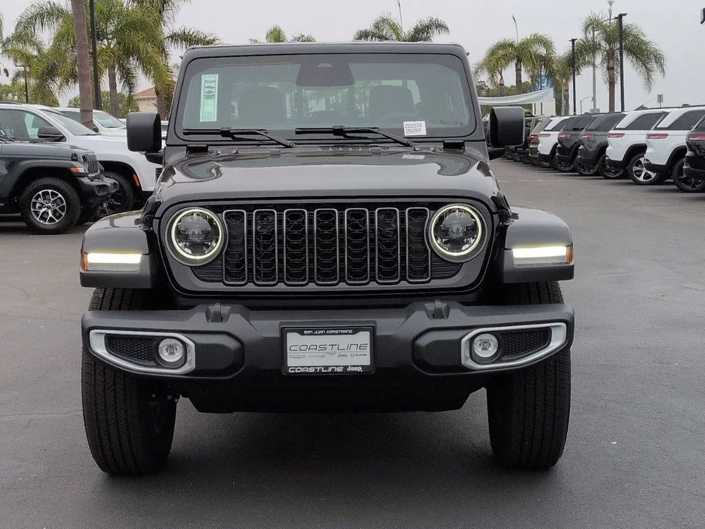 New 2026 Black Clear-Coat Exterior Paint Jeep Sahara image 2