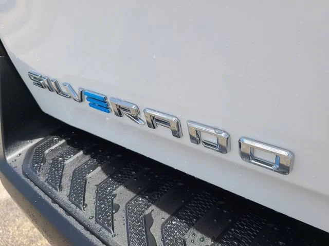 New 2026 Summit White Chevrolet LT - Extended Range image 9