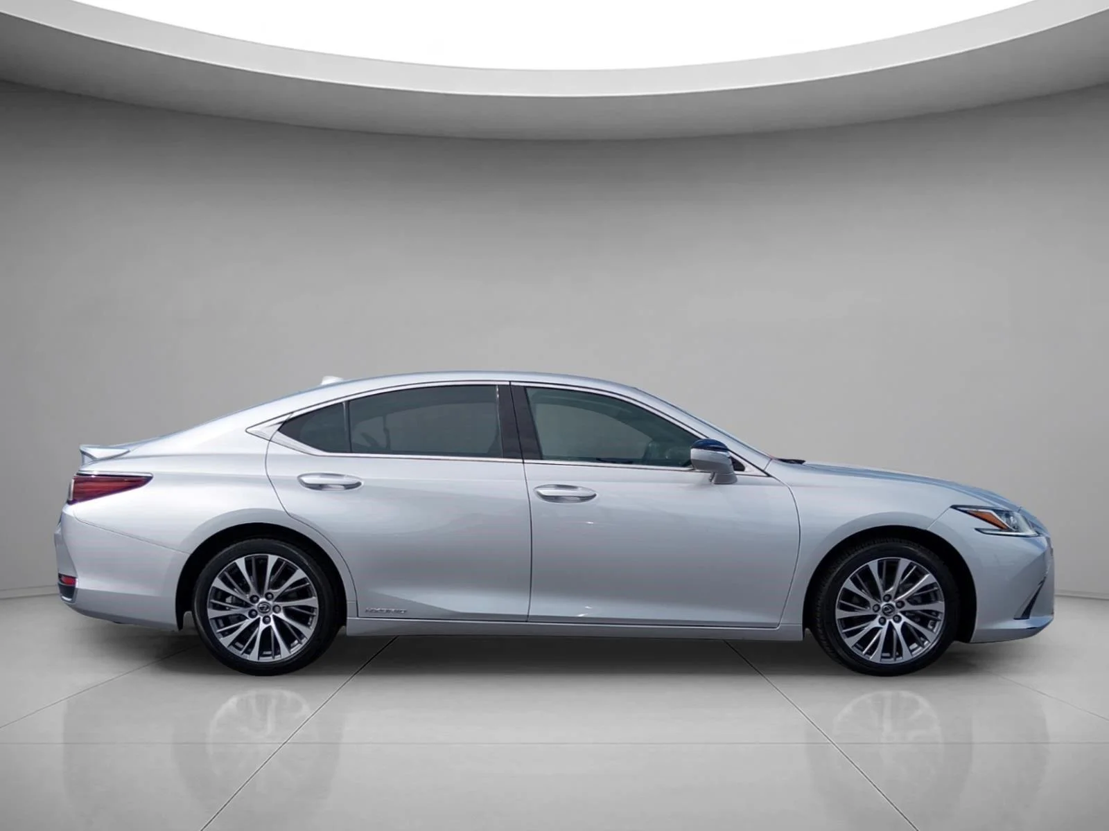 Used 2021 Silver Lining Metallic Lexus ES 300h image 6