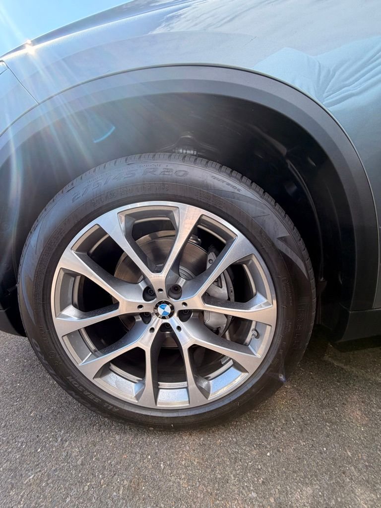 New 2026 Skyscraper Grey Metallic BMW xDrive40i image 5