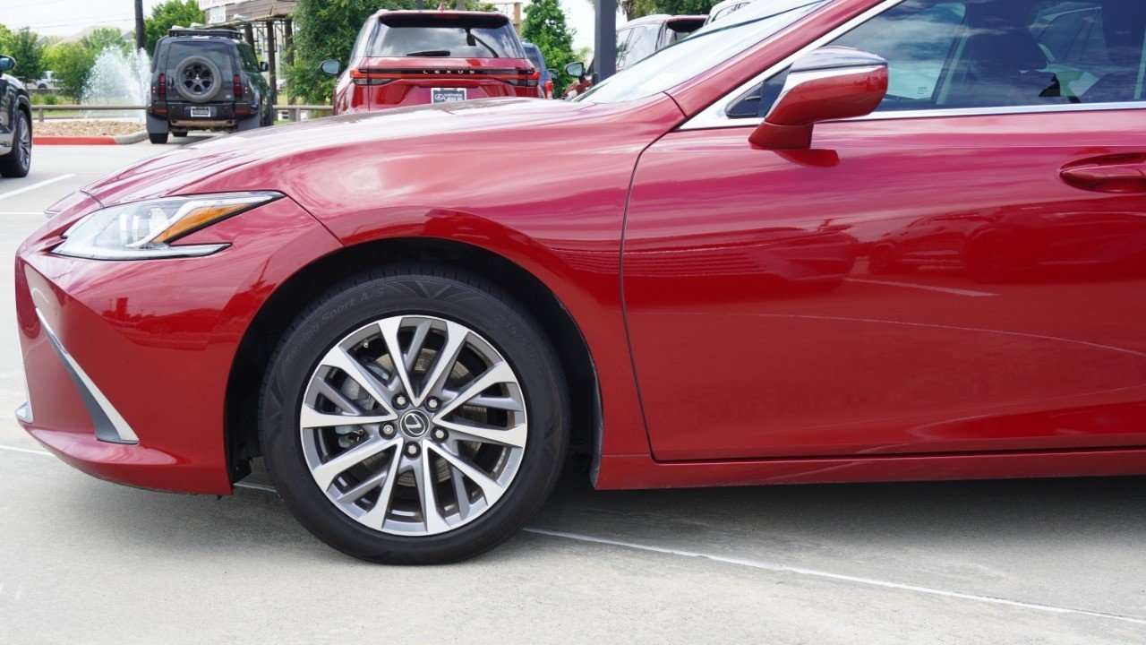 Used 2022 Red Lexus ES 350 image 10