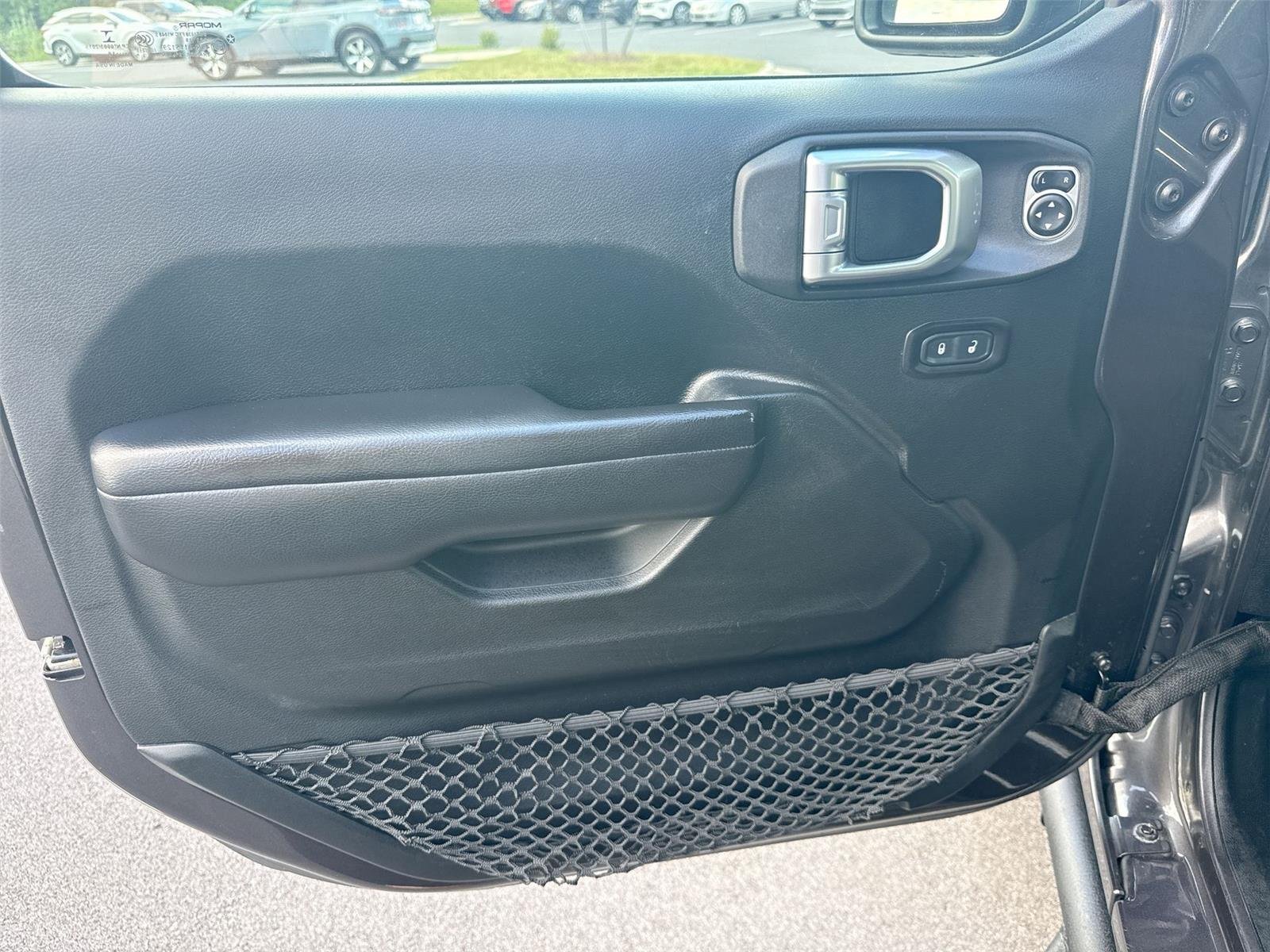 Used 2018 Granite Crystal Metallic Clearcoat Jeep Sport S image 14
