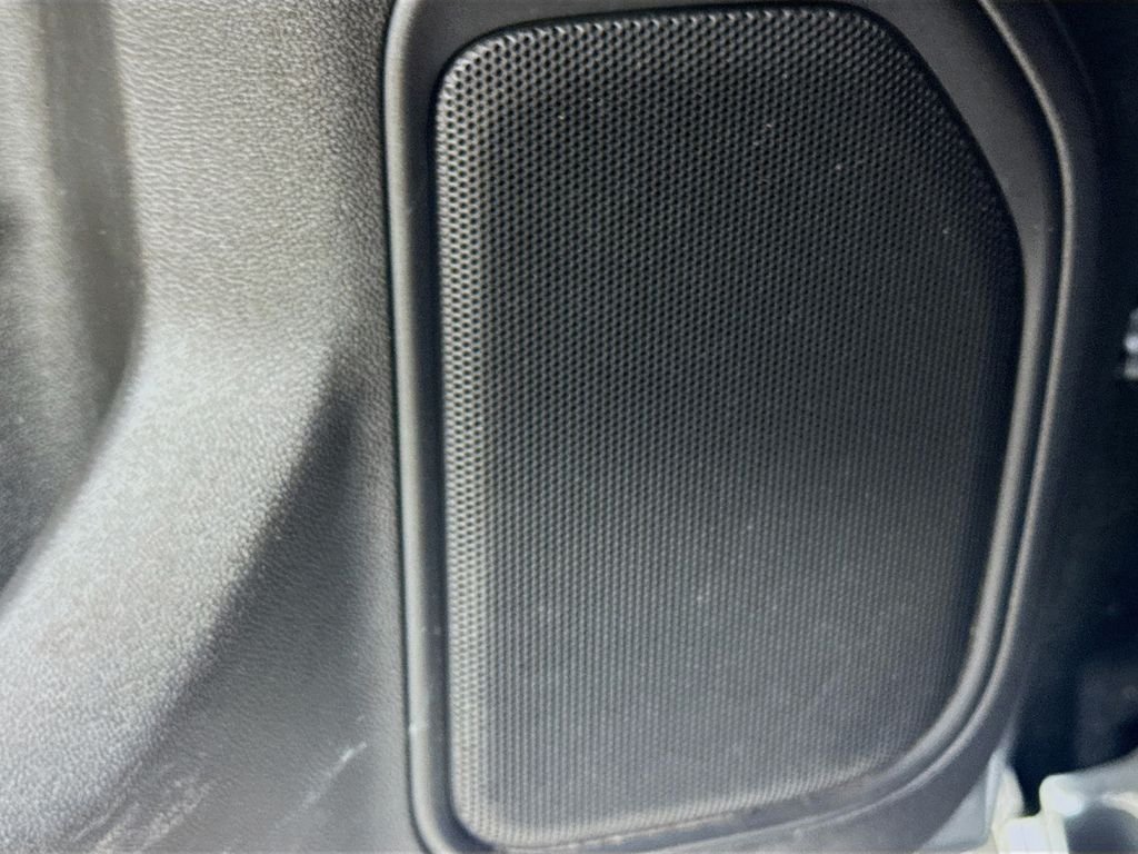 Used 2021 Satin Steel Metallic GMC Elevation image 23