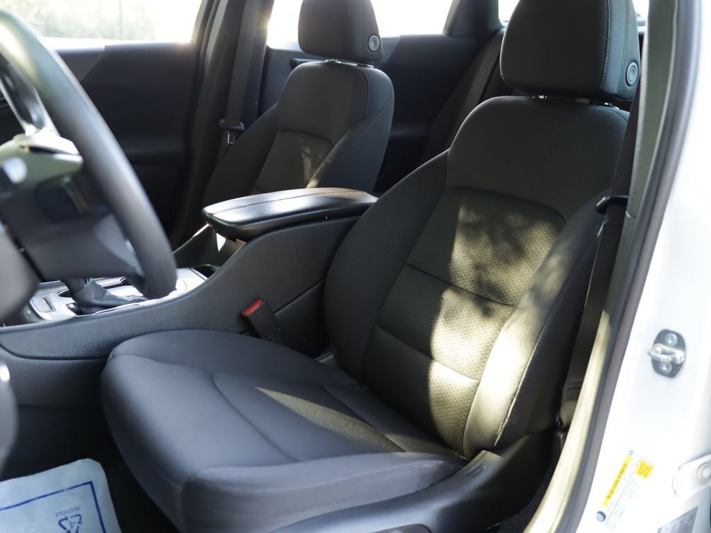 Used 2024 Summit White Chevrolet 1LT image 21