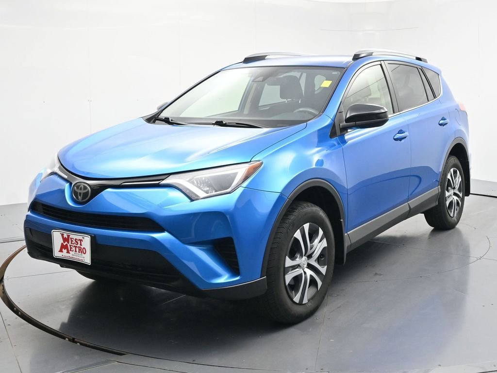 Used 2018 Toyota RAV4 LE with VIN JTMBFREV7JJ186521 for sale in Monticello, Minnesota