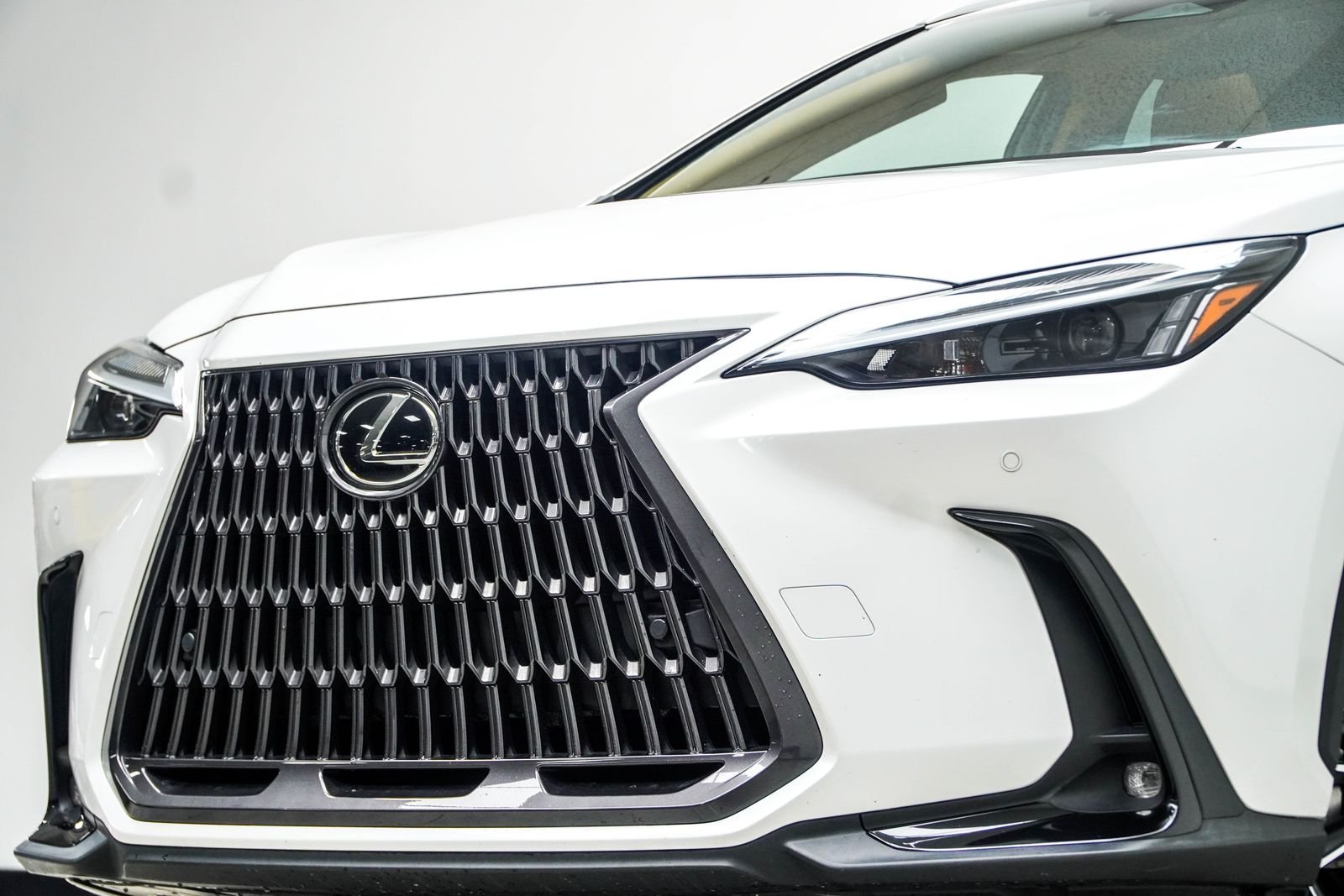 Used 2023 White Lexus 350 Premium image 2