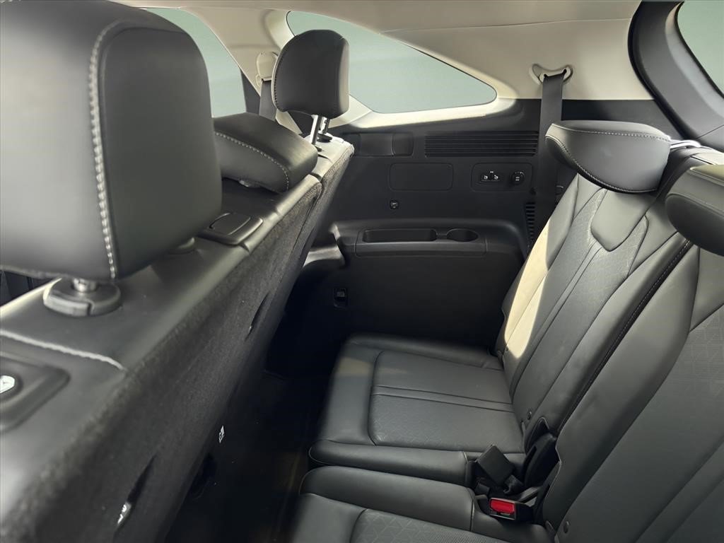 Used 2023 Glacial White Pearl Kia S image 24