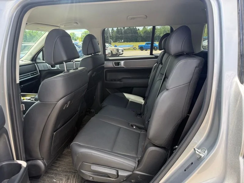 Used 2024 Silver Hyundai SEL image 11