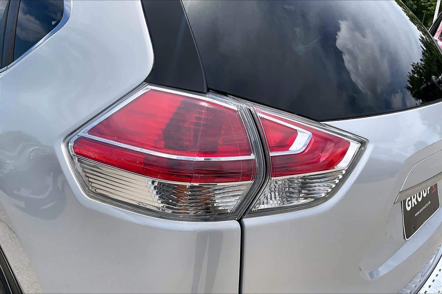 Used 2016 BRILLIANT SILVE Nissan SL image 29