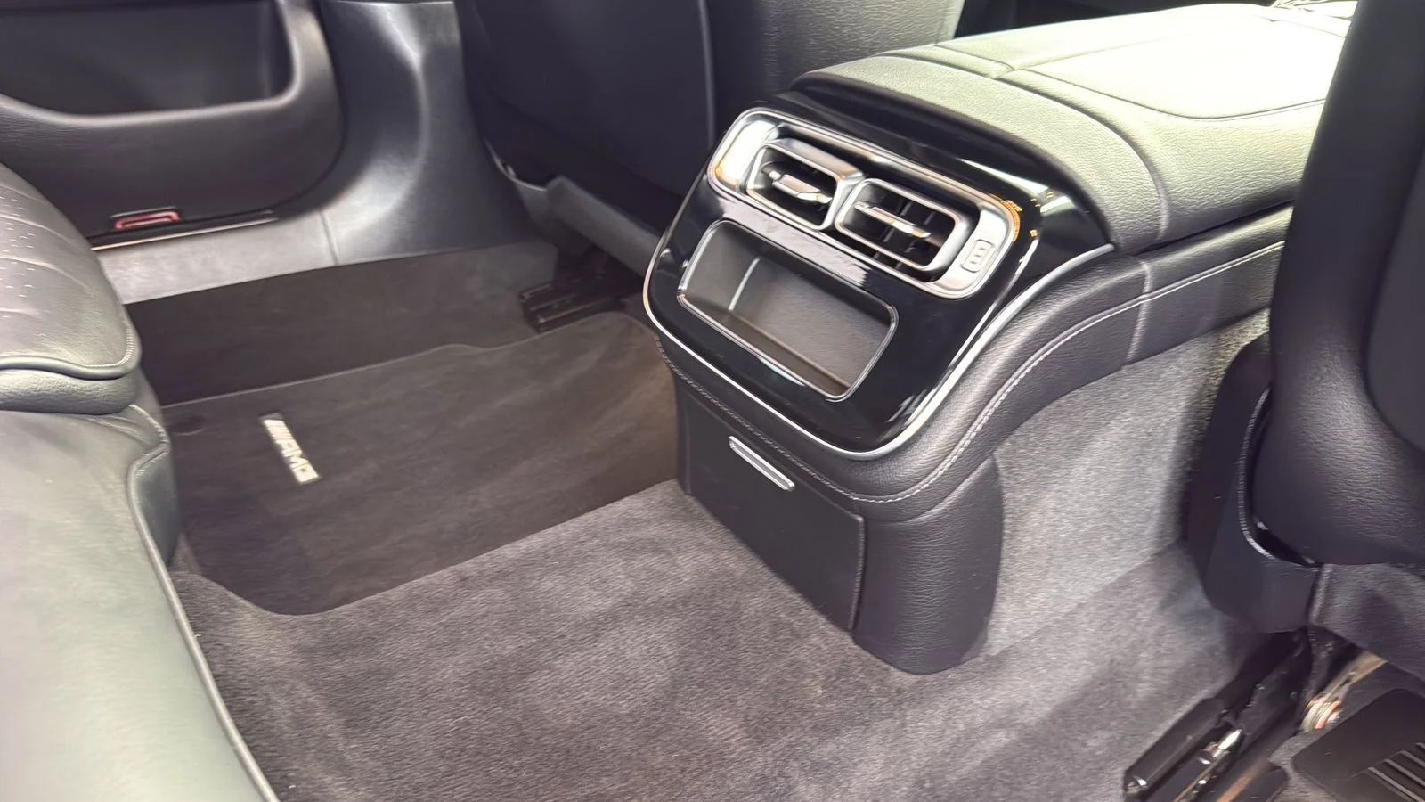 Used 2023  Mercedes-Benz S 500 image 56