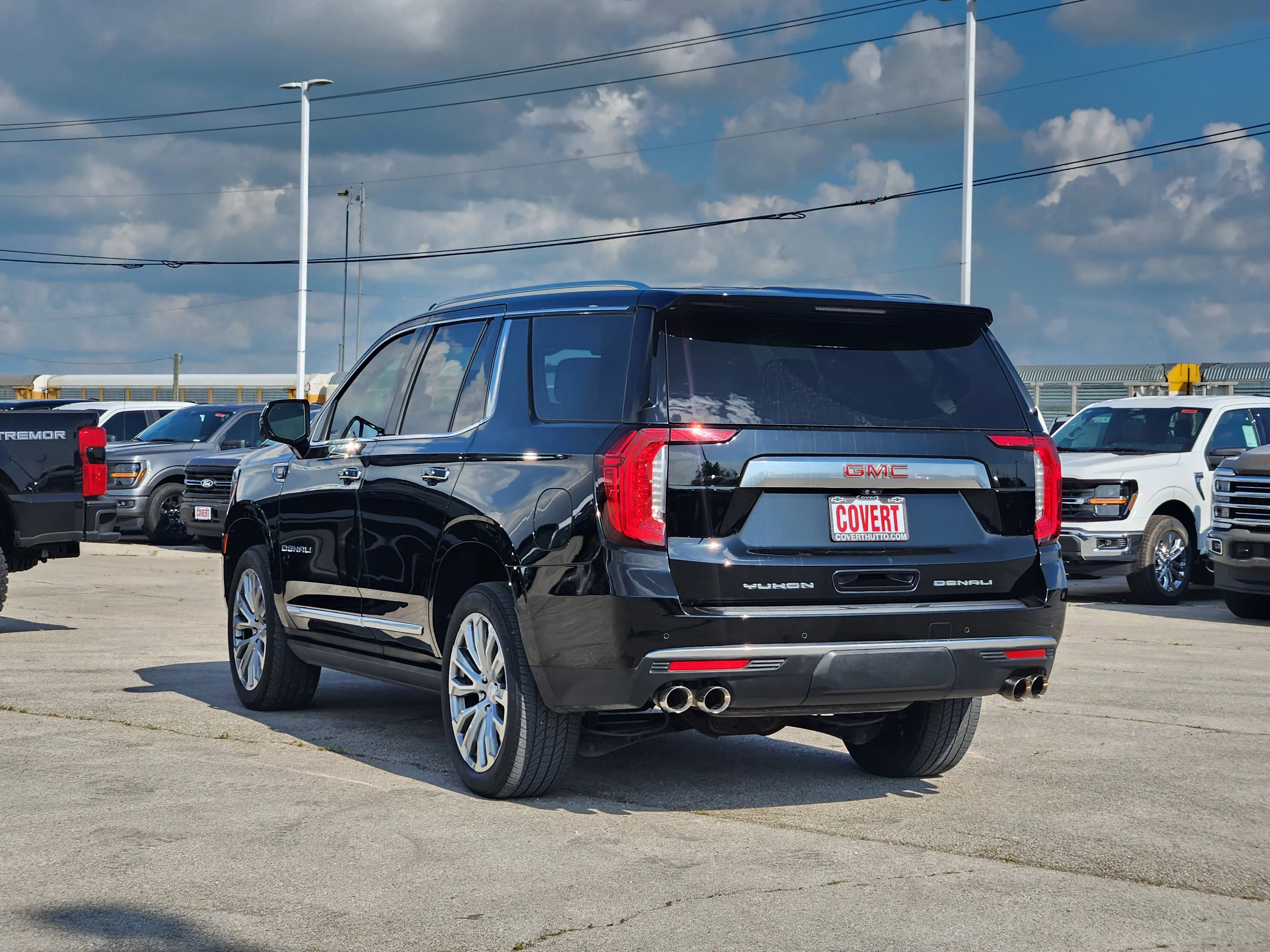 Used 2021 Onyx Black GMC Denali image 5