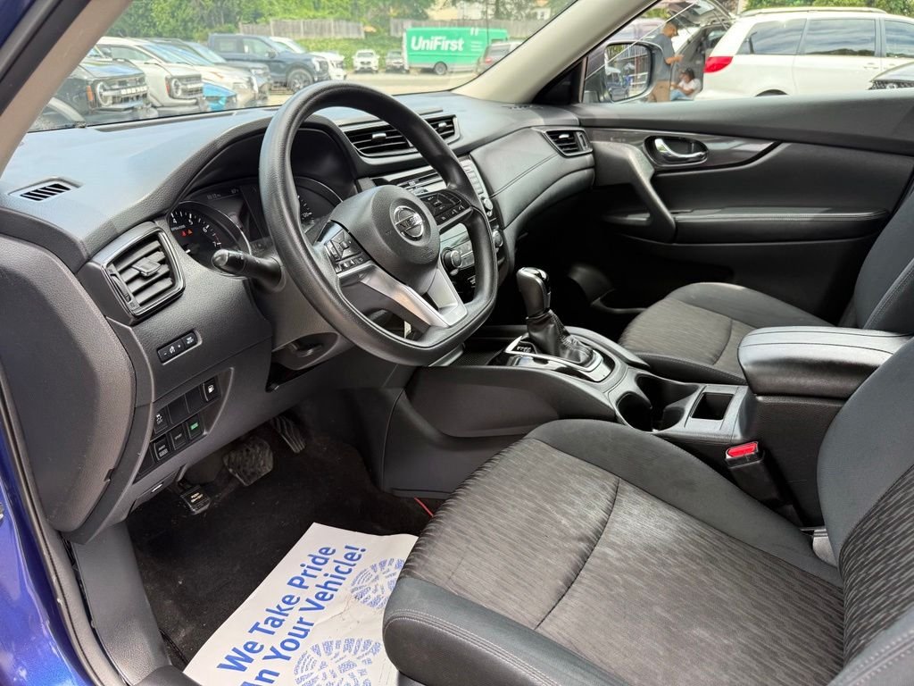 Used 2018 Blue Nissan S image 18