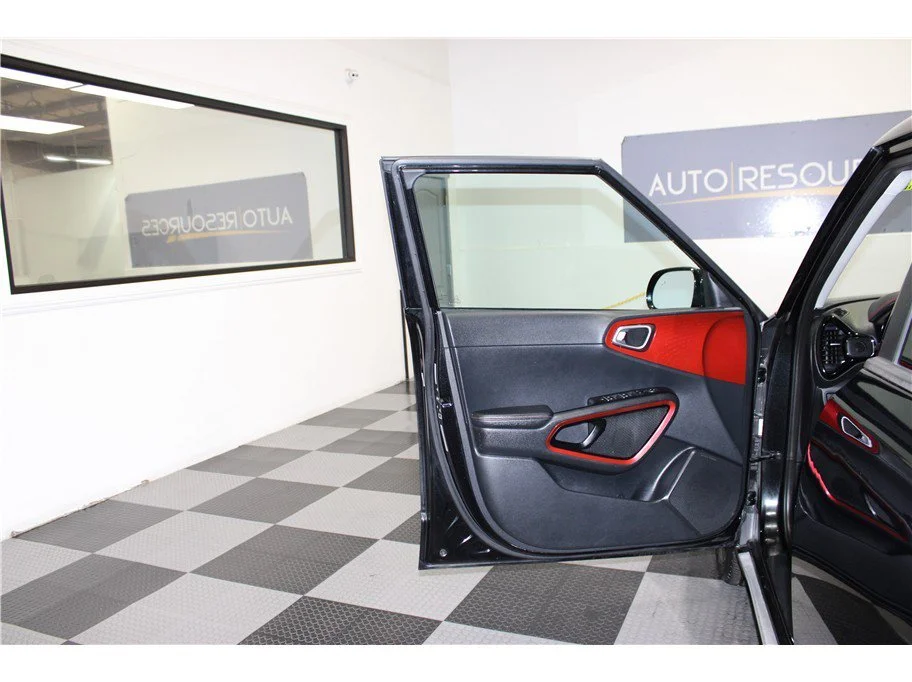 Used 2023 Fusion Black Kia GT-Line image 11