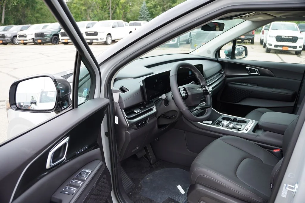New 2027 Ceramic Silver Kia SX image 10