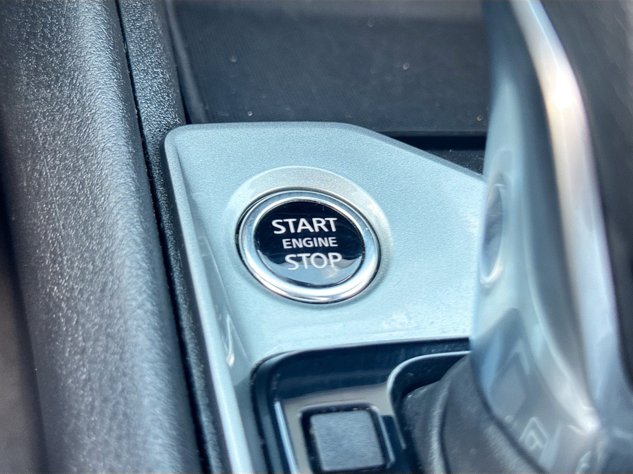Used 2025 Glacier White Nissan SV image 13