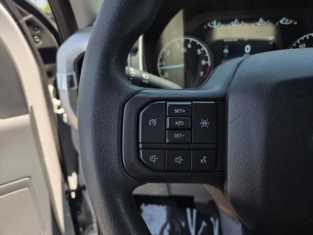 Used 2023 Oxford White Ford XLT image 22