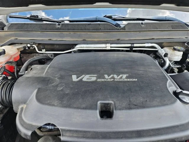 Used 2019 SUMMIT WHITE Chevrolet 4WD Z71 image 22