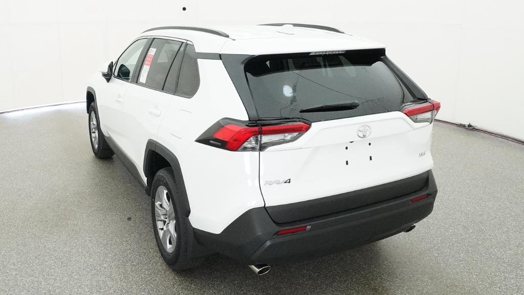 New 2025 Ice Cap Toyota XLE image 2