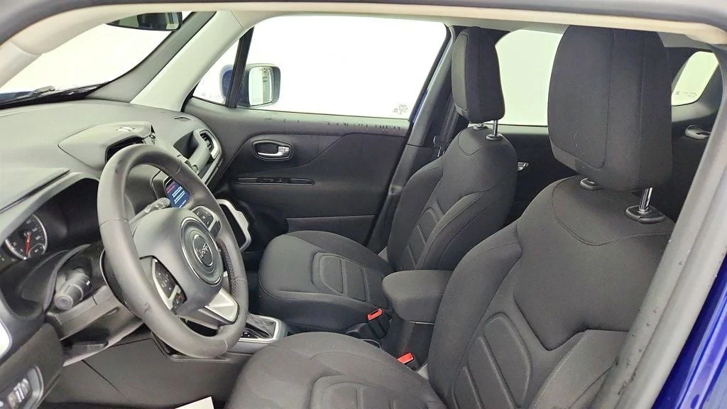 Used 2020 Jetset Blue Clearcoat Jeep Latitude 4x4 with Remote Start image 18