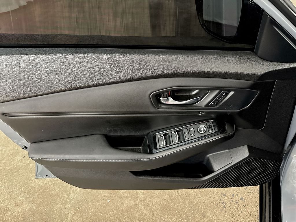 Used 2025  Honda Touring image 14