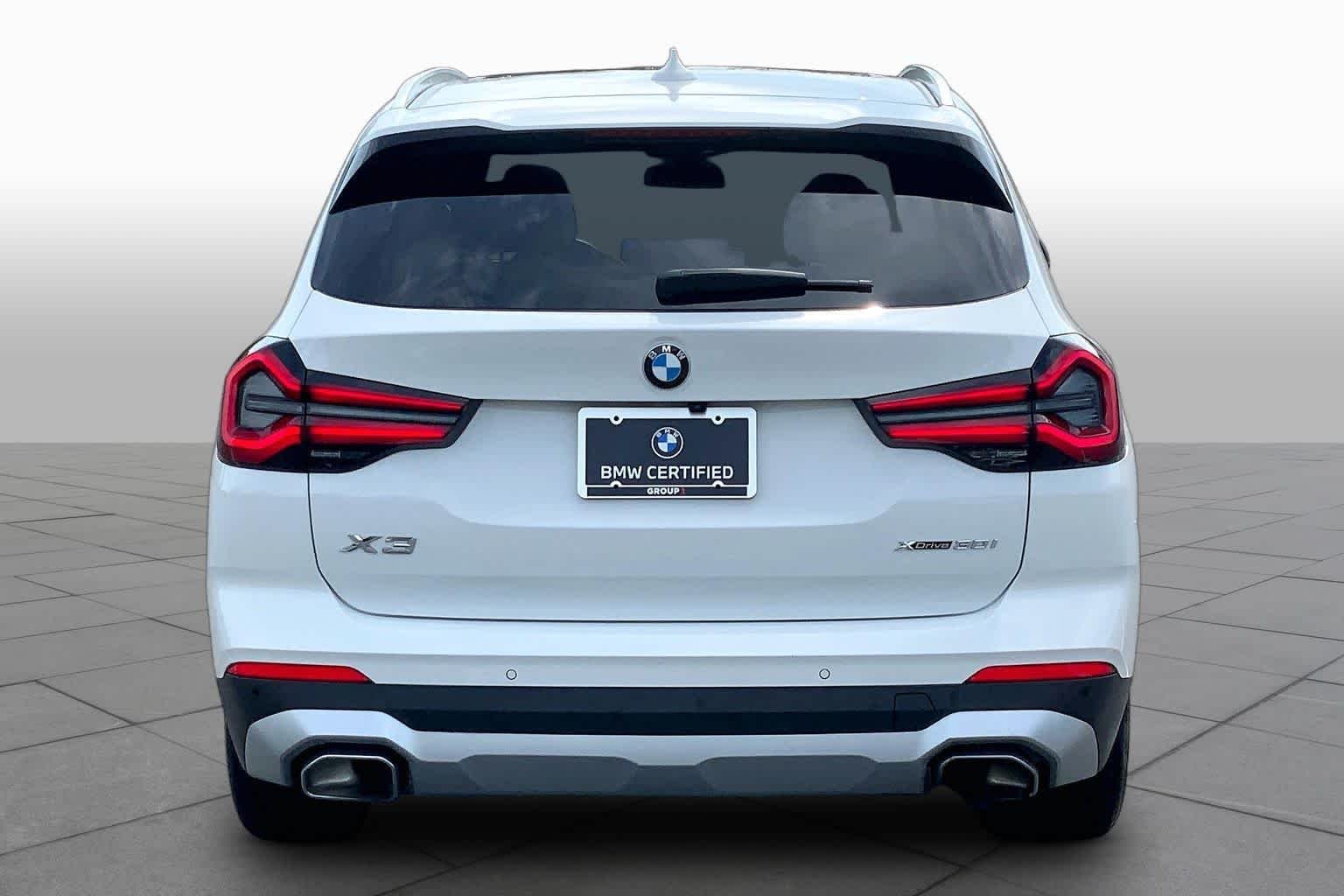 Used 2024 Alpine White BMW xDrive30i image 4