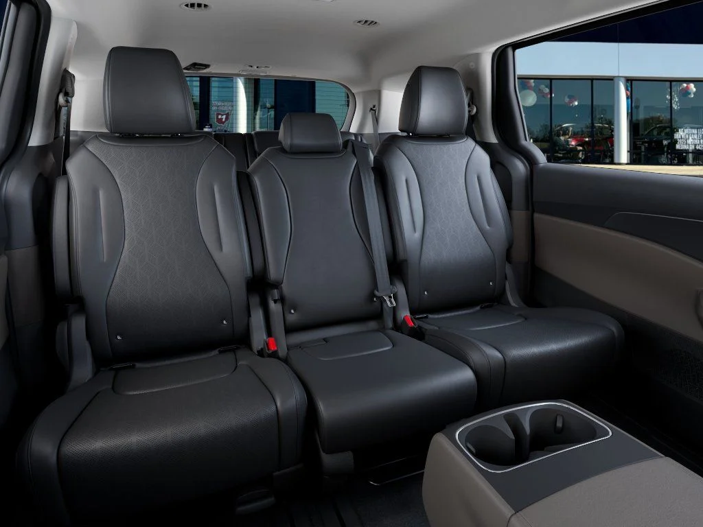 New 2026 Aurora Black Pearl Kia LXS image 16