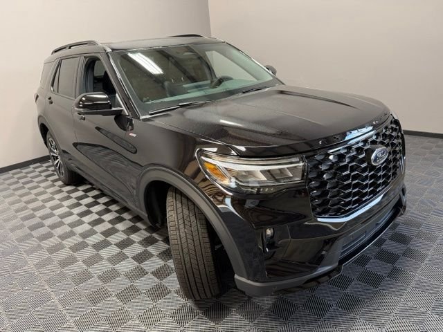 New 2026 Agate Black Metallic Ford ST-Line image 2