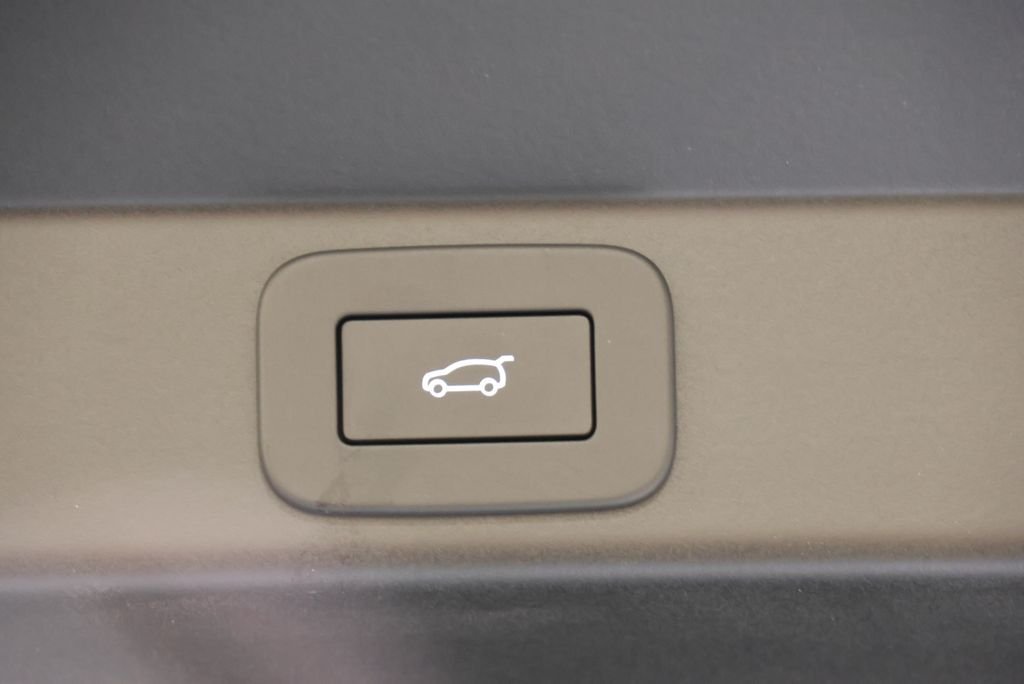 New 2026 Santorini Black LAND ROVER SE image 48