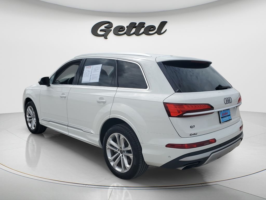 Used 2025  Audi 55 Premium Plus image 7