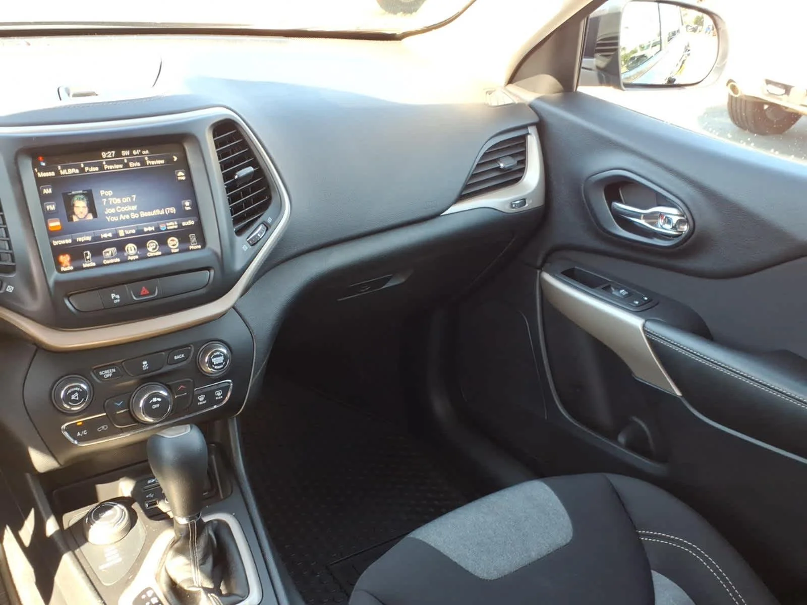 Certified Used 2018 Granite Crystal Met. Clear Coat Jeep Latitude Tech Connect image 16