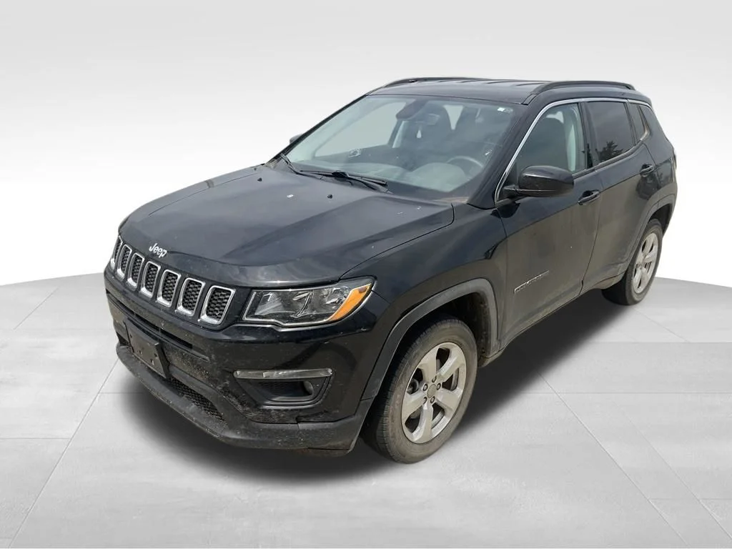 Used 2019 Black Jeep Latitude image 5