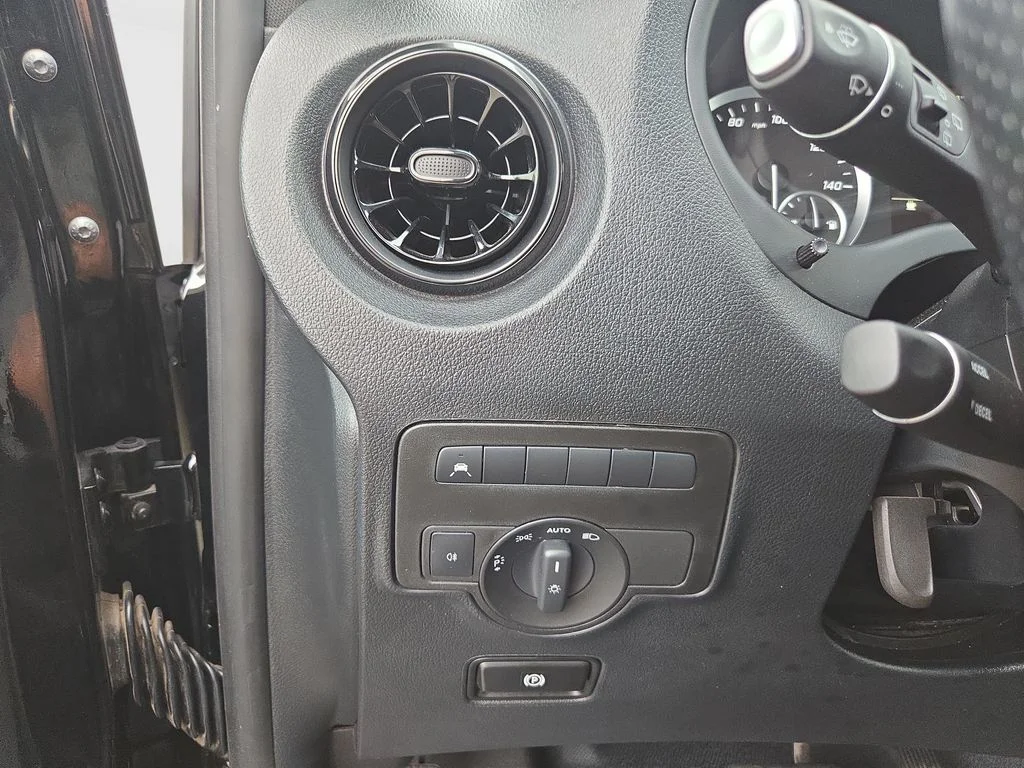 Used 2023 Black Mercedes-Benz Passenger image 21