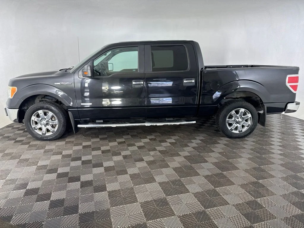 Used 2014 Black Ford XLT image 11
