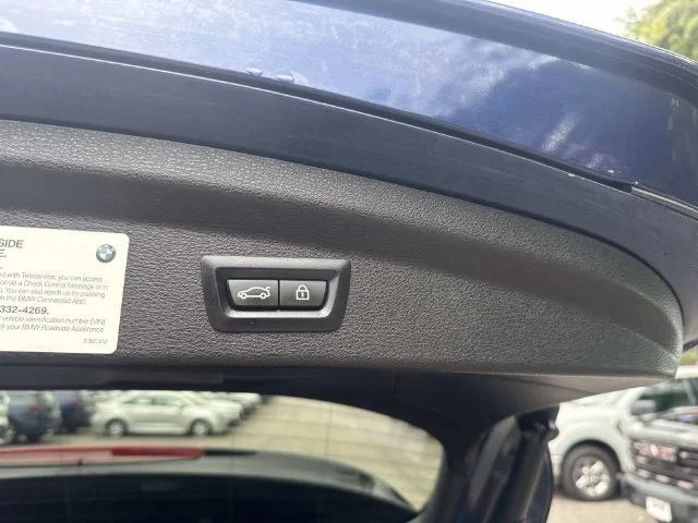 Used 2018 Blue BMW xDrive28i image 8