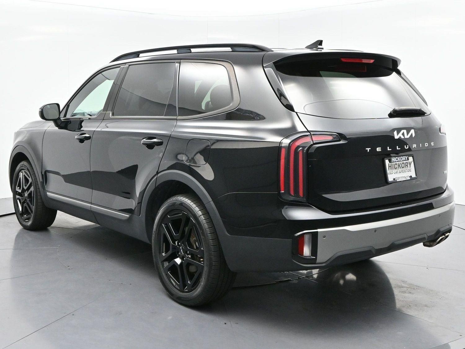 Used 2023 Ebony Black Kia EX X-Line image 5
