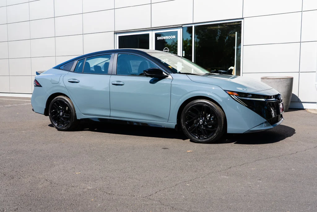 New 2027 Atlantic Gray Metallic / Super Black Two-tone Nissan SR Midnight Edition image 31