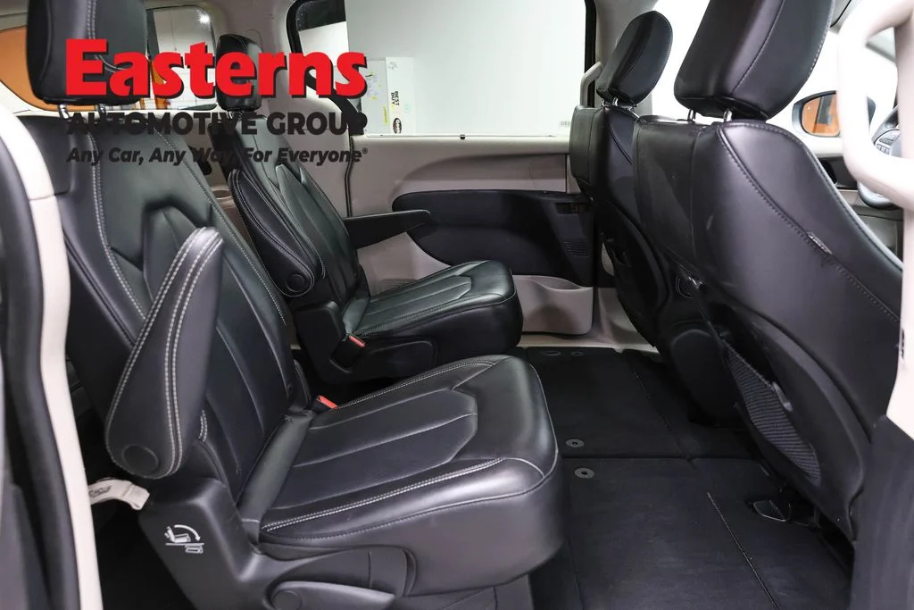 Used 2023 Gray Chrysler Touring L image 24