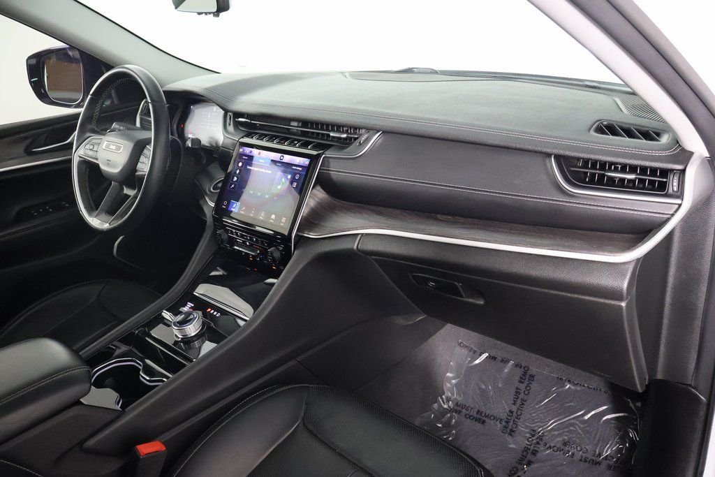 Used 2022 White Jeep Limited image 9